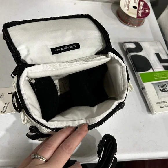 Nikon White and Black Camera Bag - Picture 3 of 3